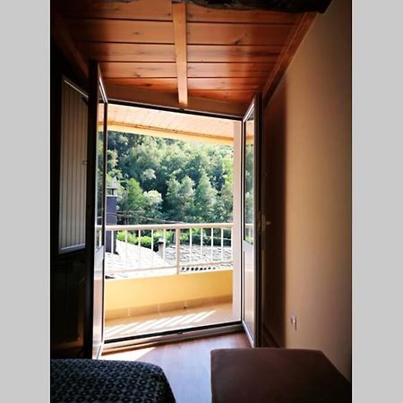 Apartamento Con Vistas Al Rio A Solaina Samos Ngoại thất bức ảnh