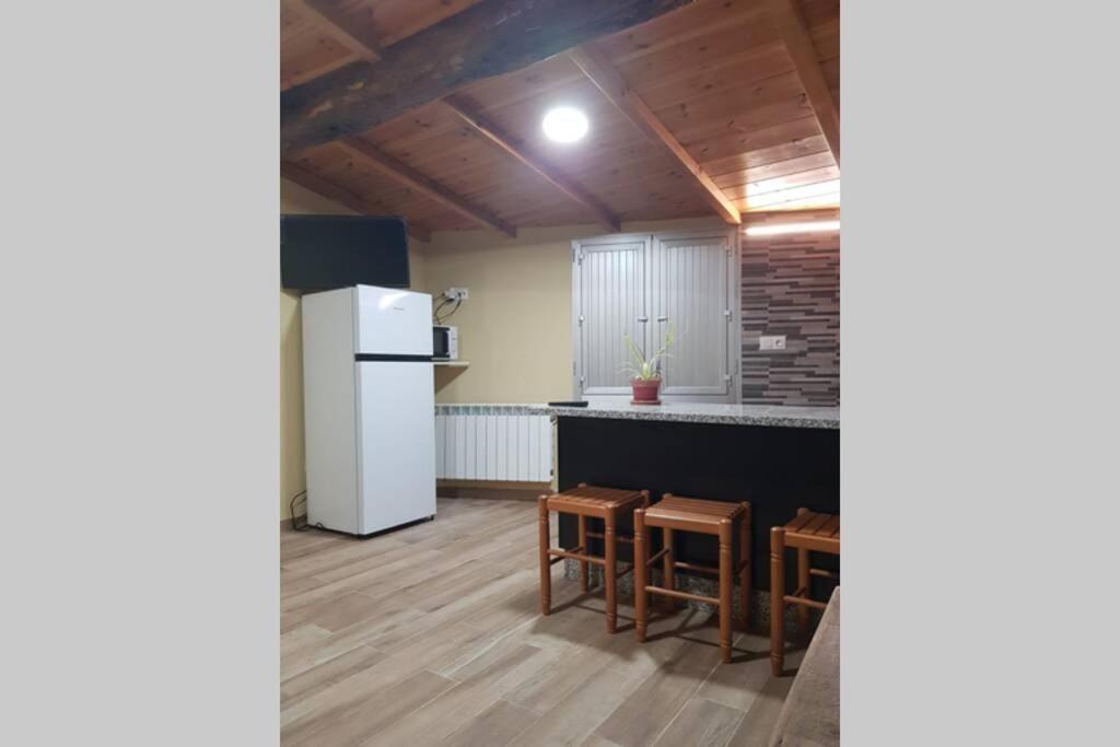 Apartamento Con Vistas Al Rio A Solaina Samos Ngoại thất bức ảnh